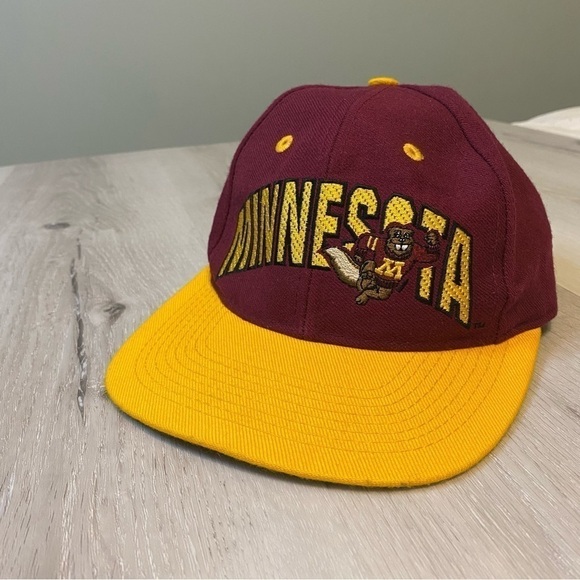 Minnesota Golden Gophers U of M Top Of The World TOW Snap Back Flat Brim Hat - Picture 1 of 5